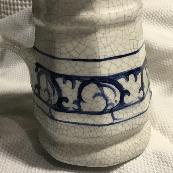 🐇Dedham Pottery~Potting Shed~RARE DESIGN~Milk Pitcher Blue Rabbit 5.5” tall🐇 - Picture 5 of 11